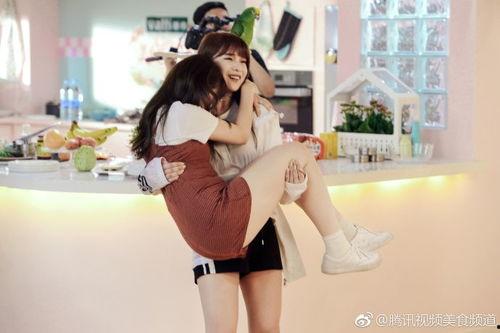 娱乐吃瓜酱女大学生,揭秘女大学生吃瓜酱背后的故事